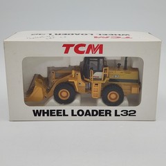 TCM L32 Wheel Loader 1:50 Scale Diecast Construction Model Japan W/Original Box