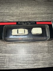 Malibu Model Collection Die-Cast #06009 Jaguar MKII with Caravan NIB