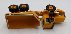 NZG 406 1:50 Komatsu Moxy MT-30 Articulated Dumptruck LN/Box