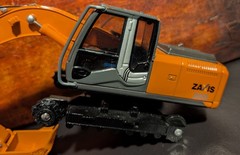 Hitachi ZAXIS 200 Tracked Excavator Diecast Metal Model 1:50 Orange Gray