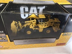 CAT 988G Wheel Loader Diecast 55302 NIB 1:64 2005