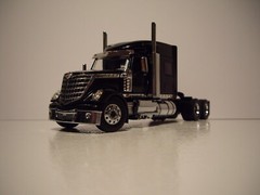 DIECAST MASTERS 1/50 BLACK INTERNATIONAL LONESTAR TRACTOR SAME SCALE FIRST GEAR