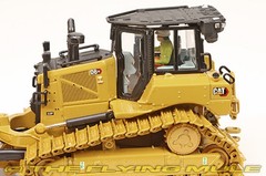Diecast Masters 1:50 D6R Bulldozer