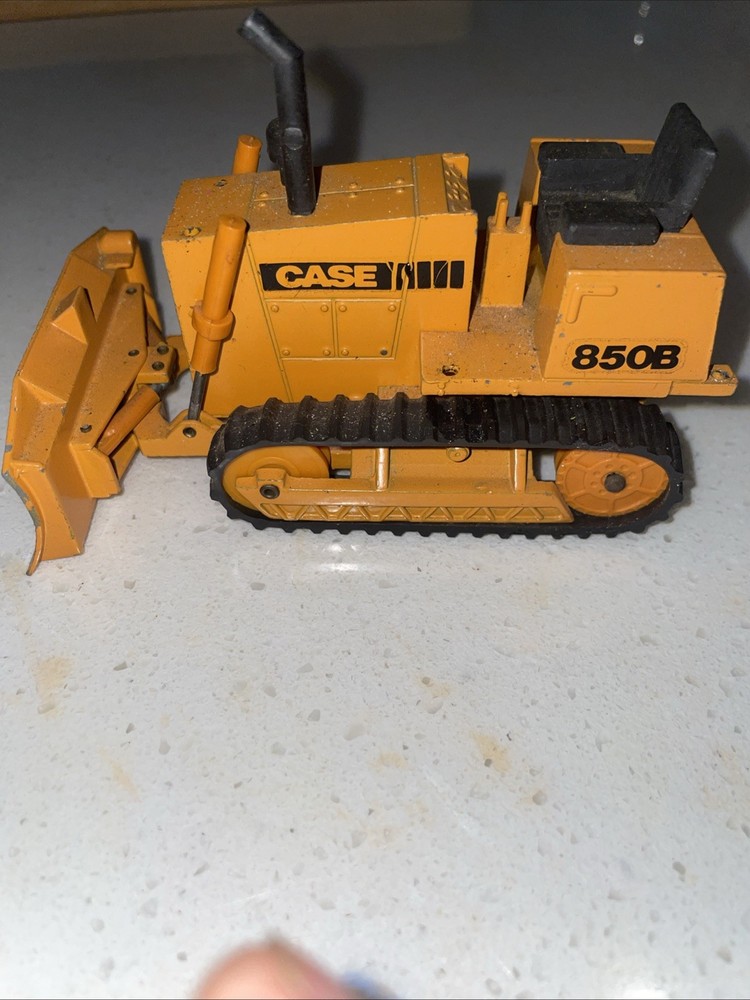 Case 850B Bulldozer 1:35 scale NZG Modelle No 176 West Germany