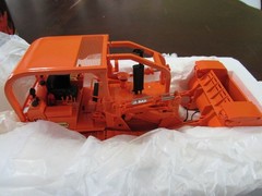 FIRST GEAR 1/25 CONSTRUCTION PIONEERS IOWA ORANGE IH 175 CRAWLER/DOZER – NIB