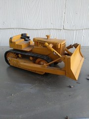 ERTL INTERNATIONAL HARVESTER TD-25 BULLDOZER 1/25 Scale – 1970’s