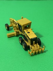 Norscot CAT 163H Motor Grader 1:87 HO Scale Darkish Yellow Caterpillar VHP Plus