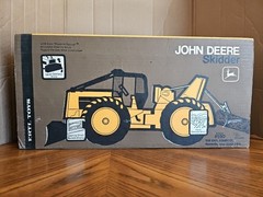 Ertl John Deere No. 590 Log Skidder 1/16 with Original Box