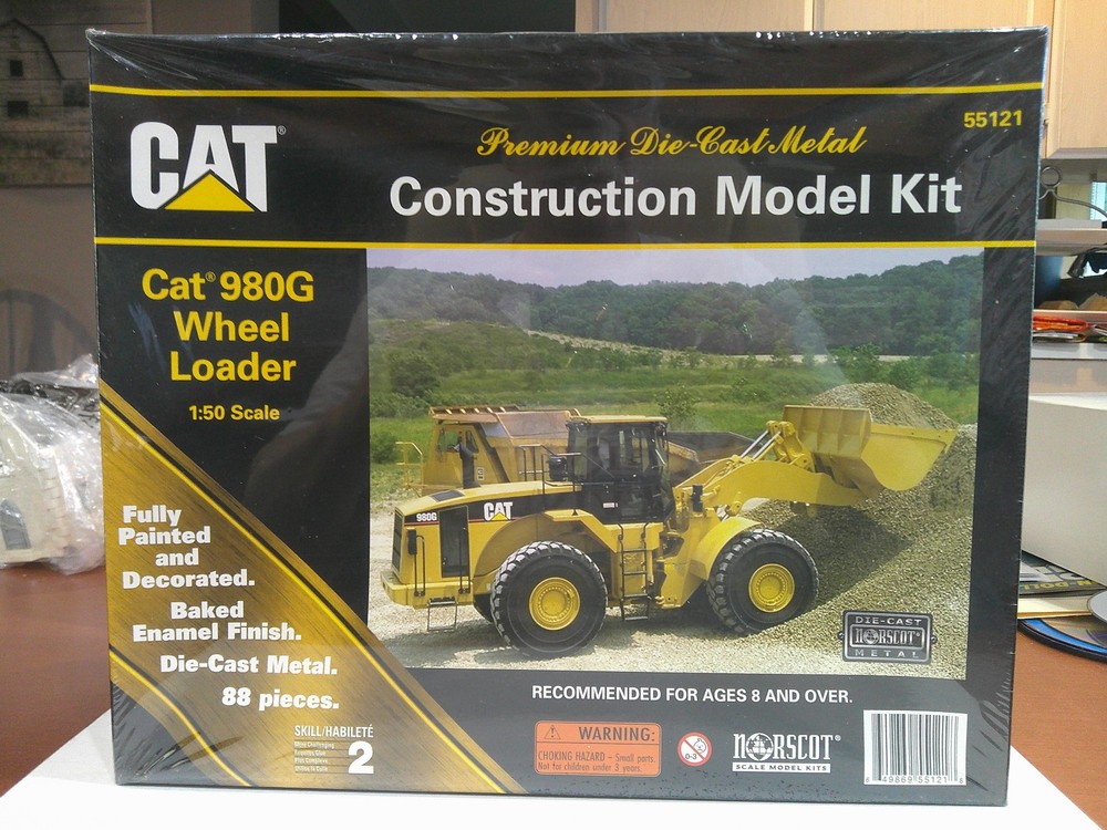 Norscot Construction Model Kit CAT 980G Wheel Loader 1:50 Yellow Sealed
