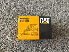 Cat D4E Kettendozer 1:50 scale in original box