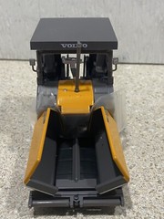 Motorart 1/50 Scale Volvo AB67820 Track Asphalt Paver – NIP – Super Rare