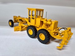 Resin 1/50 CAT Motor Grader no.16 with cab and ripper – custom made by Fankit