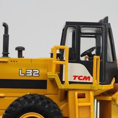 TCM L32 Wheel Loader 1:50 Scale Diecast Construction Model Japan W/Original Box