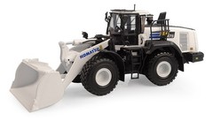 Universal Hobbies 1:50 Komatsu WA475-10 Large Wheel Loader Diecast Replica