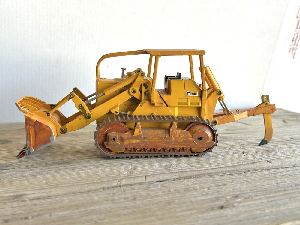 NZG 1/50 Scale Caterpillar CAT 983 Track Loader with Custom OROPS & Kelly Ripper