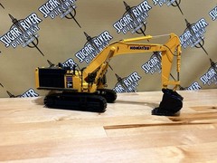 1:50 Komatsu PC900LC-11 Excavator First Gear Farm Toy