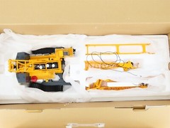 XCMG QUY300 Crawler Crane – China 1:50 Scale Diecast Model New