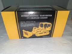 1:50 International Harvester 175 Crawler Loader 50-3058 First Gear