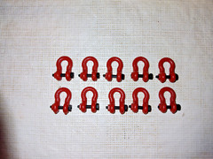 1/50th 3D Crane & Truck Shackles w/Pin (Set Of 10) 100 Ton in Maniowoc Red.