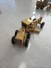 Cat 12G Cast Iron Road Grader 1:64 Scale