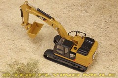 Diecast Masters 1:64 320F Excavator w/5 Work Tools