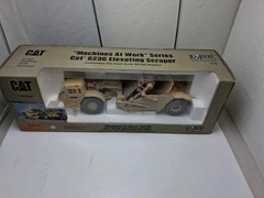 Norscot 55182 CAT 623G Elevating Scraper 1:50 Machines At Work Series Sealed