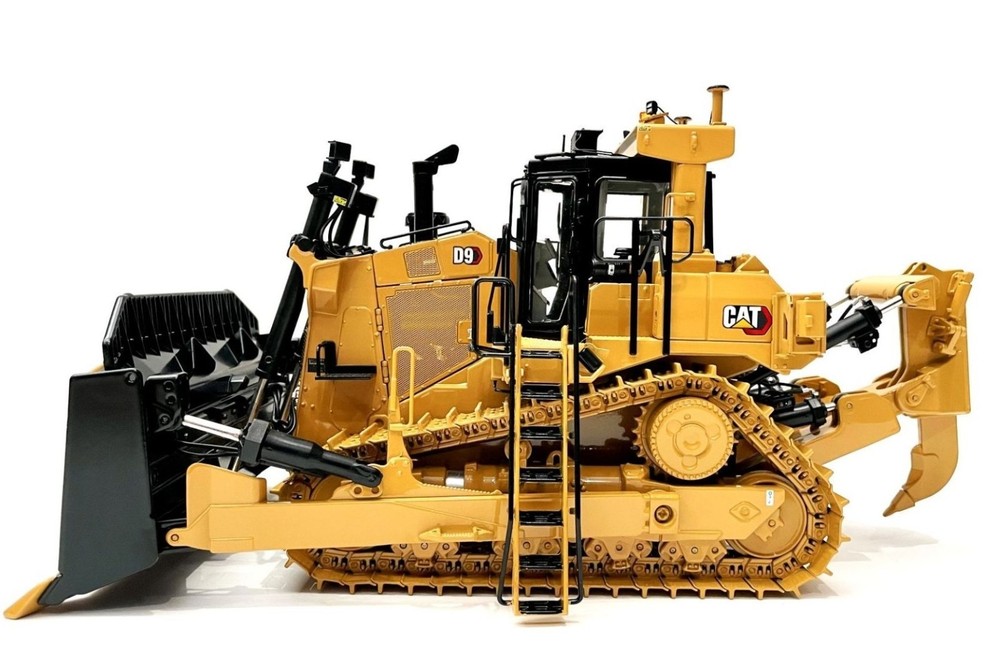 CCM CAT D9 Dozer SU Blade – Single Shank Ripper – 1/24 Scale Diecast 327 of 500
