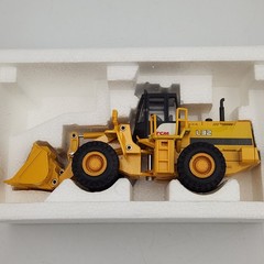 TCM L32 Wheel Loader 1:50 Scale Diecast Construction Model Japan W/Original Box