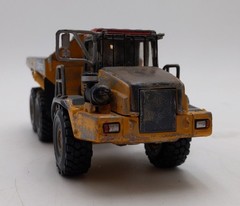 ERTL 1:50 Scale John Deere 400D Articulated Dump Truck – Weathered
