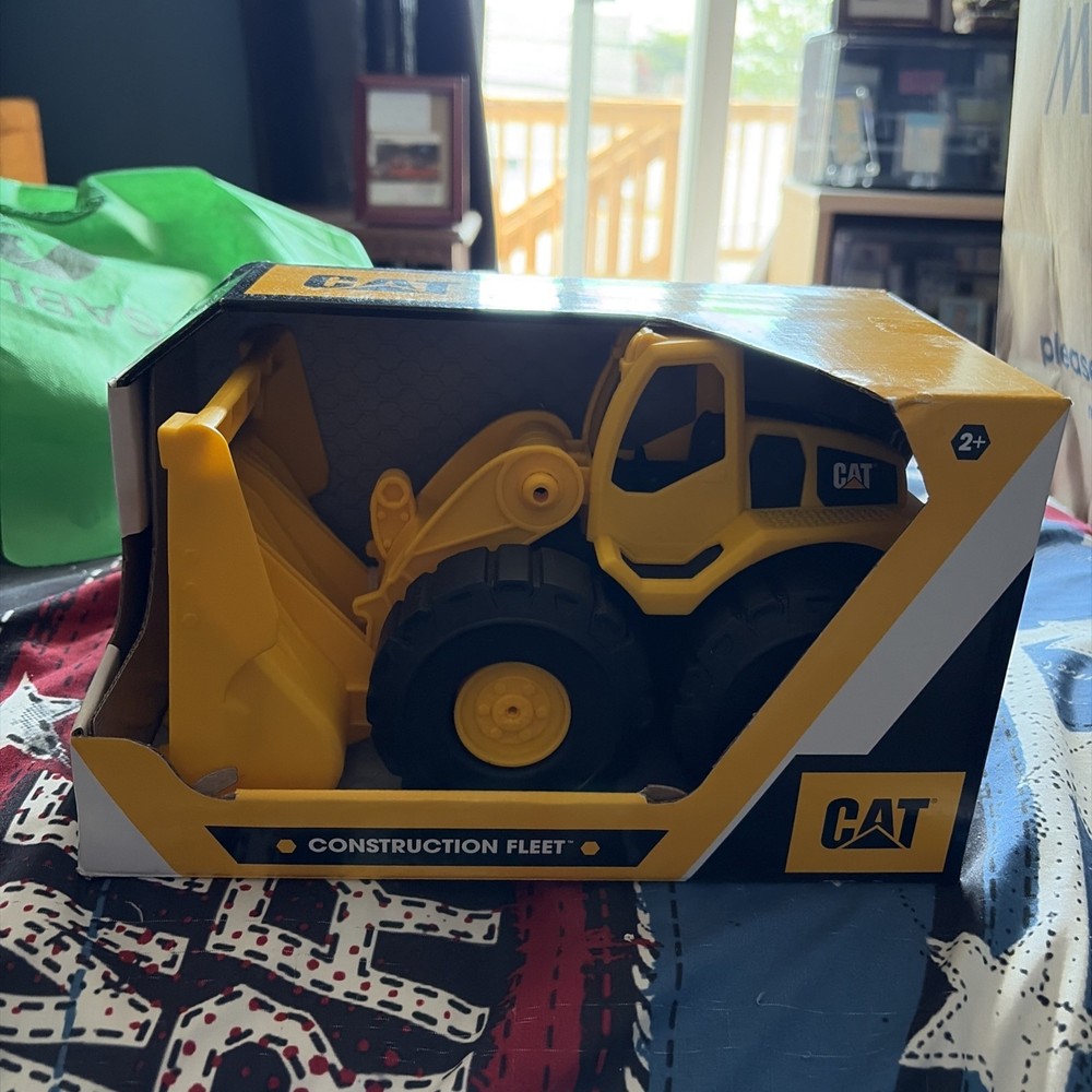 CatToysOfficial, CAT Construction Fleet 10″ Wheel Loader Toy, Ages 3 & Up NIB