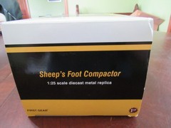 FIRST GEAR 1/25 CONSTRUCTION PIONEERS SHEEP’S FOOT COMPACTOR – NIB