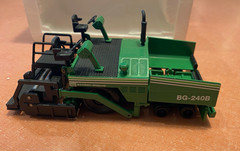 CAT AP-1000 Asphalt Paver – NZG 1:50 Diecast Model #3881 Barber Green New