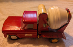 Vintage 1960s Red Tonka 9″ Pressed Steel Cement Mixer with Working Drum