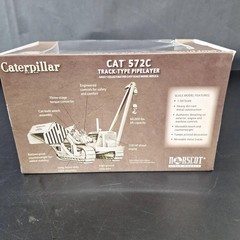 CAT 572C Track-Type Pipelayer Adult Collectable Die-Cast Model Replica -1:150 –
