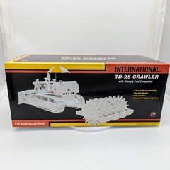 1/25 White International TD-25 Crawler with Sheep’s Foot Compactor by First Gear