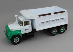 2003 FIRST GEAR 1:34th » LAFARGE » MACK R-MODEL DUMP TRUCK #10-3035