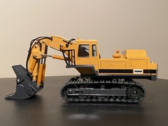 Shinsei 1:50 diecast #614 Komatsu PC650 Hydraulic Excavator Loading Shovel MINT!