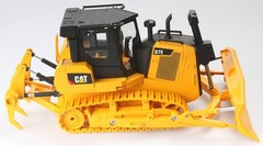 Diecast Masters 25002 1/24 R/C Caterpillar D7E Track-Type Tractor