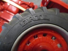 ERTL VINTAGE FARMALL 706 RED TRACTOR – DIE CAST – DECALS – EXCELLENT