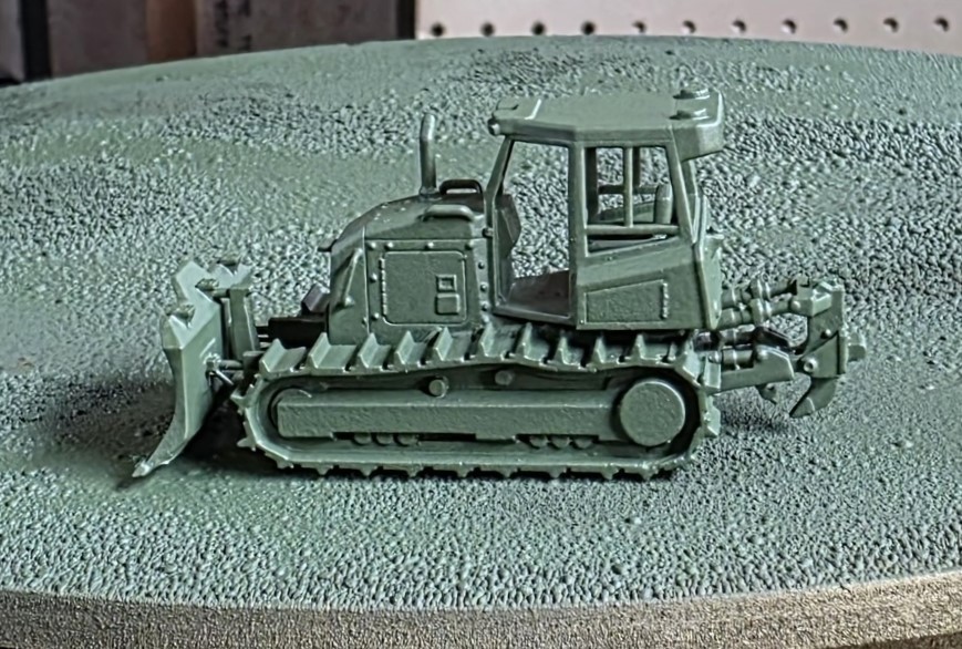 One 1/87 scale Cat D6k bulldozer, olive drab!
