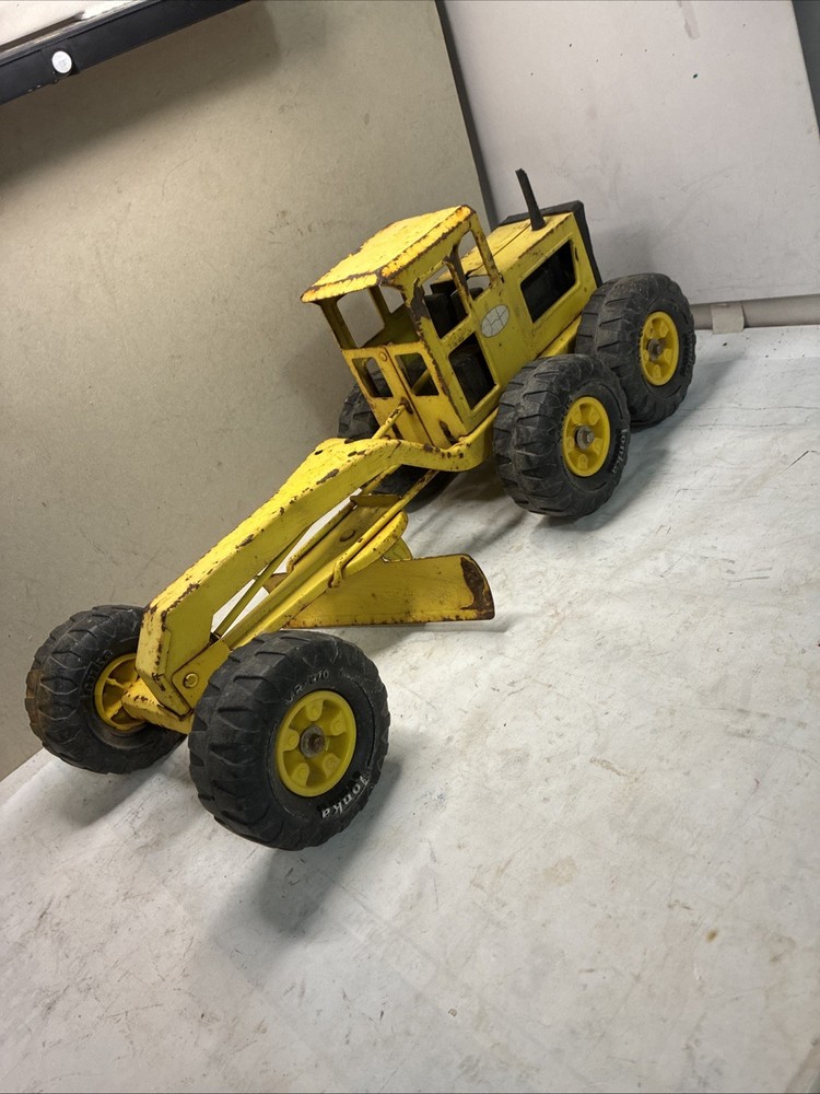 Tonka Road Grader 1960’s Pressed Steel 18 In. missing blade buy parts or restone