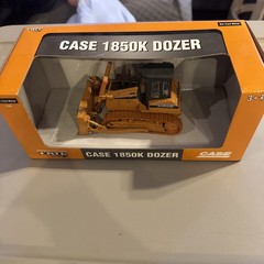 Ertl 14306 Case 1850K Bulldozer 1/50 MIB