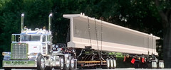 1/64 DCP WHITE P&C PETERBILT 389 HEAVY HAUL W/ FONTAINE BEAM SET