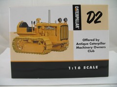 Spec Cast 1:16 Model 20631: CAT D2 Track Type Tractor, MIB