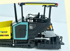 1/50 Scale AMMANN ABG 6820 TRACKED ASPHALT PAVER Green Diecast Model Toy Gift