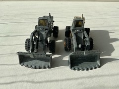 ERTL Front Loader Payloader 560 Diecast 1/50? Scale Diecast Metal Two Listed