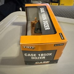 Ertl 14306 Case 1850K Bulldozer 1/50 MIB