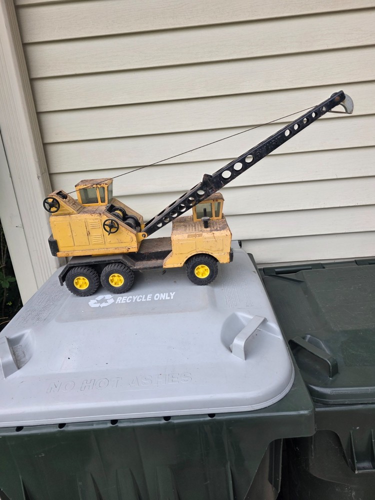 Vintage Nylint Michigan Crane Truck Pressed Steel 17″ Construction Toy USA