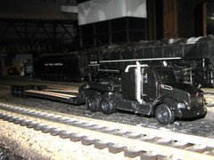 DCM 84420 Kenworth T880 Tractor w/XL Lowboy – Blackout Wheels 1/87 HO Scale NEW