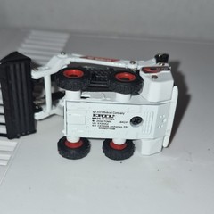 TOMY Toomies Bobcat S76 Skid Steer Loader 1:64 White/Black/Red 2023